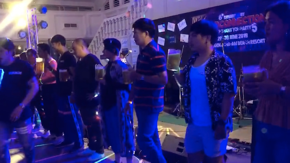 #Video Joven muere tras tomar cerveza en menos de 30 segundos