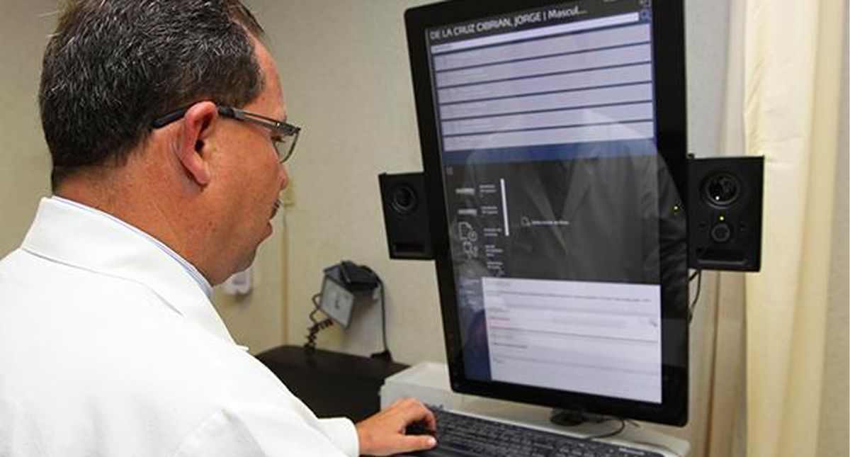 IMSS evita traslados de pacientes con consultas vía videoconferencia