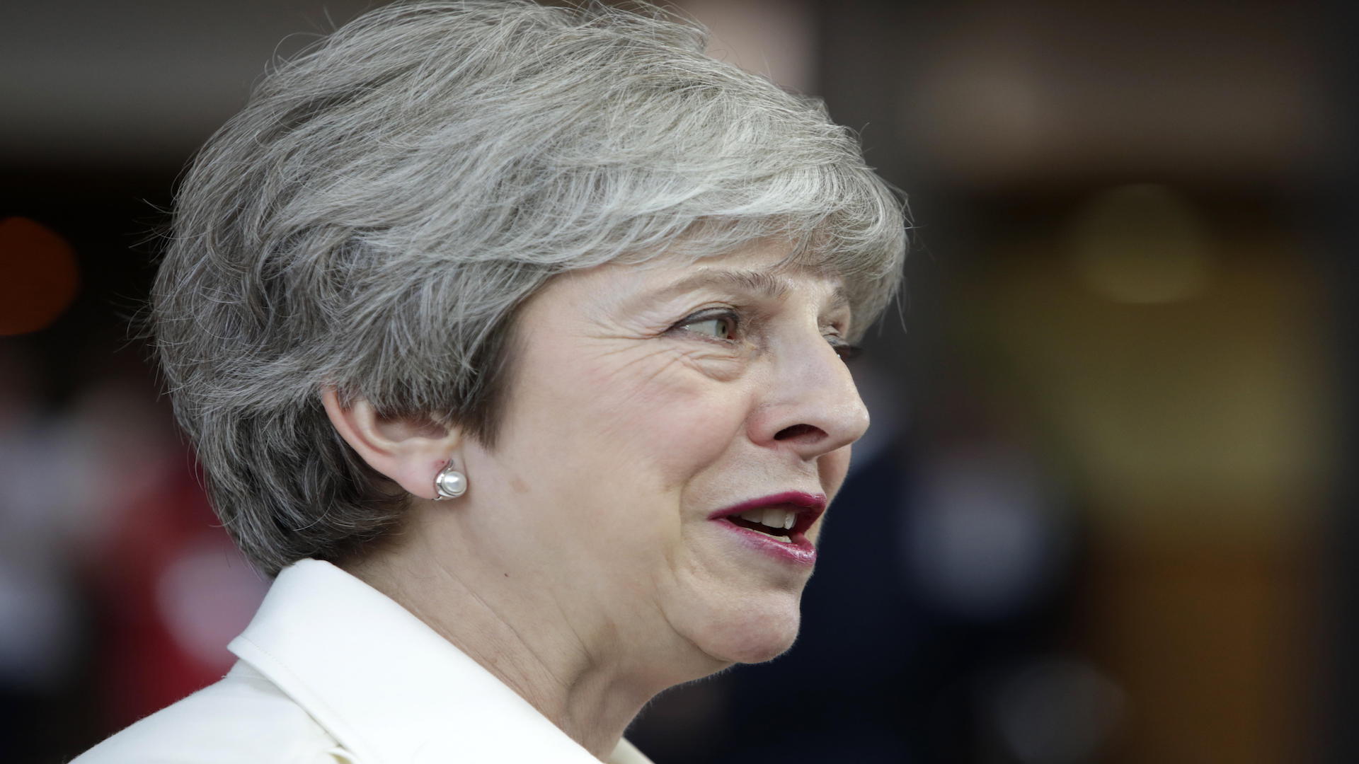 Casa Blanca no es inepta, señala Theresa May