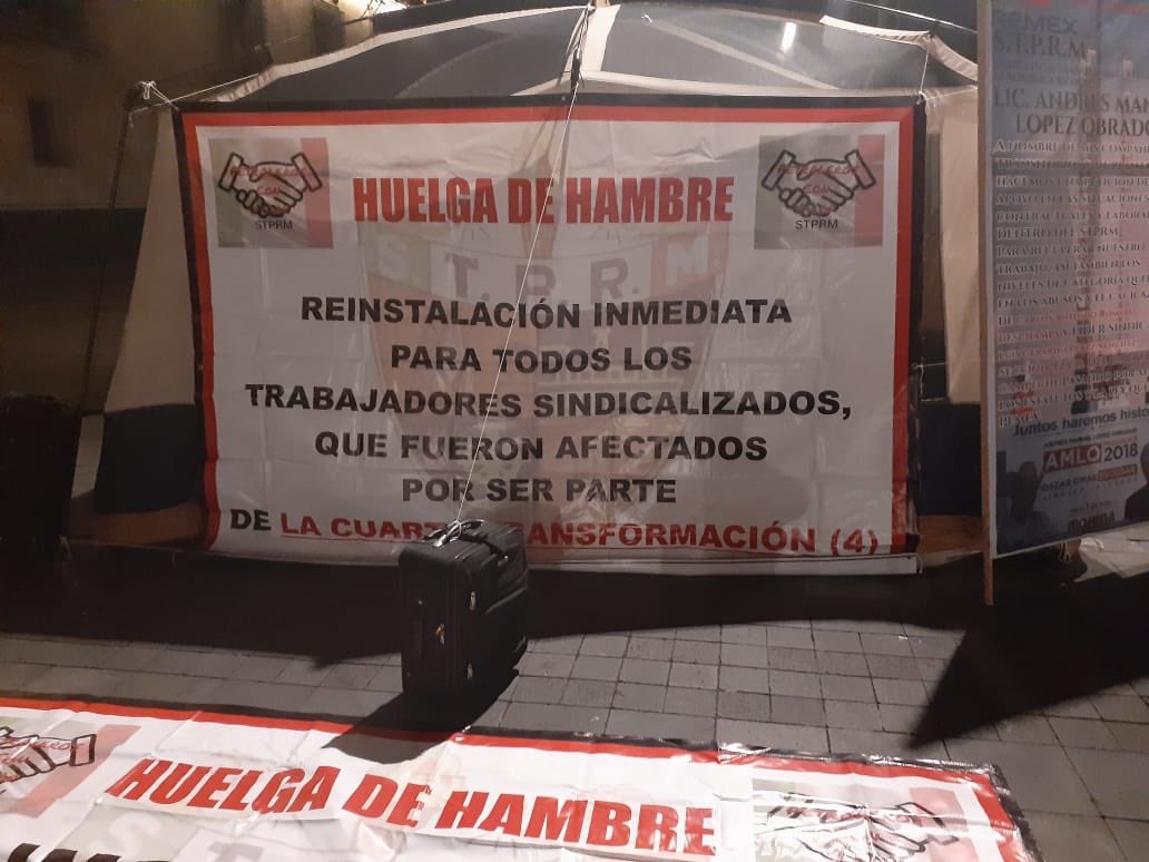 Trabajadores de PEMEX, IMSS y Notimex protestan en Palacio Nacional - trabajadores-pemex-protestan-en-palacio-nacional-3