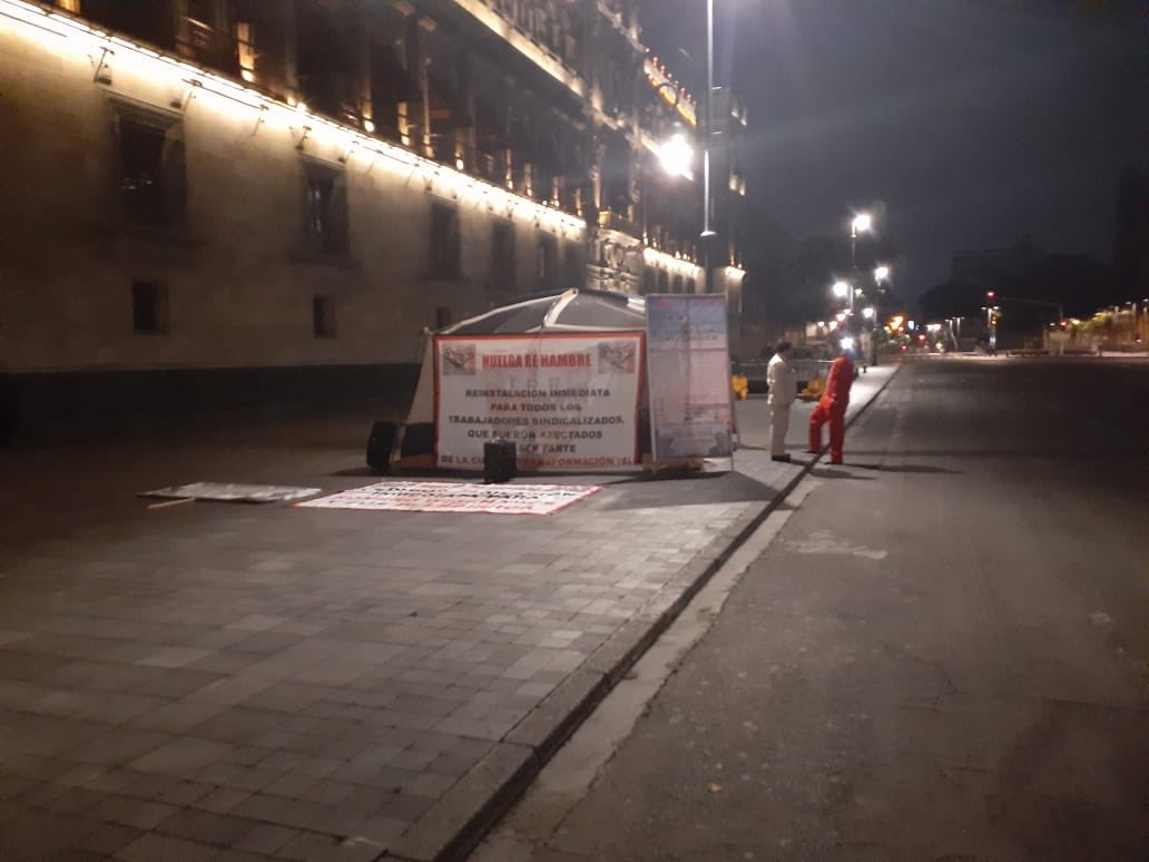 Trabajadores de PEMEX, IMSS y Notimex protestan en Palacio Nacional - trabajadores-pemex-protestan-en-palacio-nacional