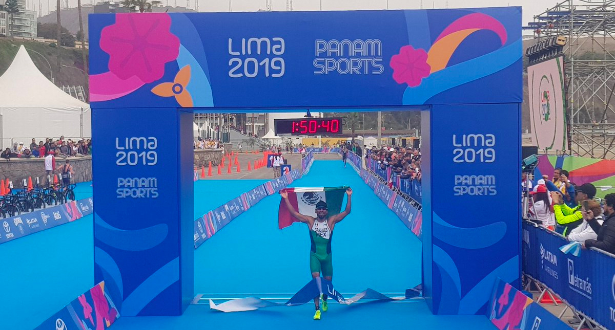 Crisanto Grajales gana oro en triatlón en panamericanos