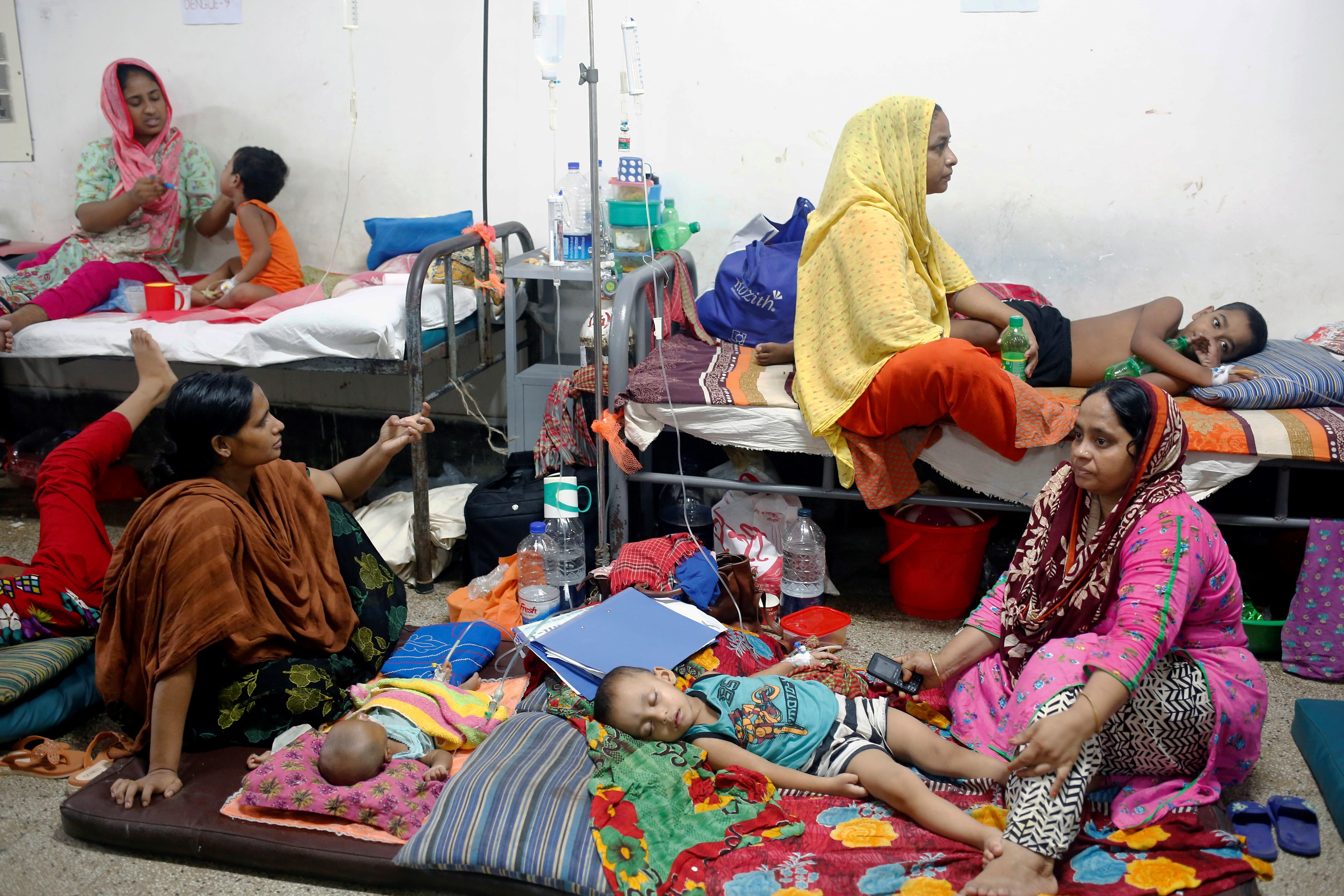 Bangladesh vive el peor brote de dengue de su historia