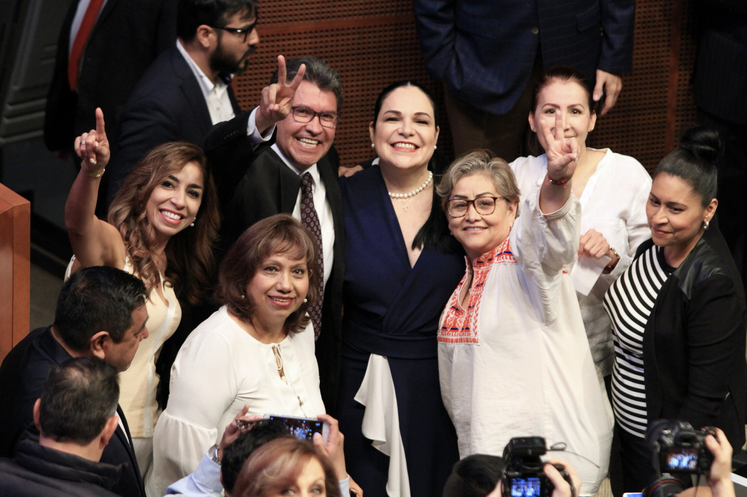 Ascenso de Mónica Fernández es cambio institucional, no victoria: Monreal