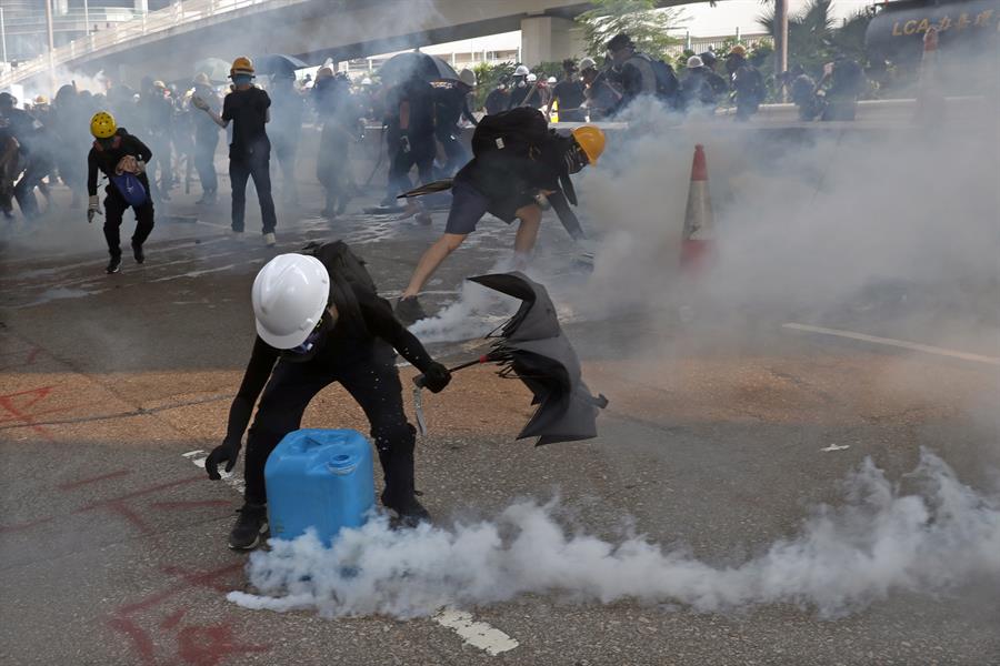Violencia durante nueva jornada de protestas en Hong Kong - 9b7aabecb7a4a5f7dbf9af21d8c6a4049202663bw