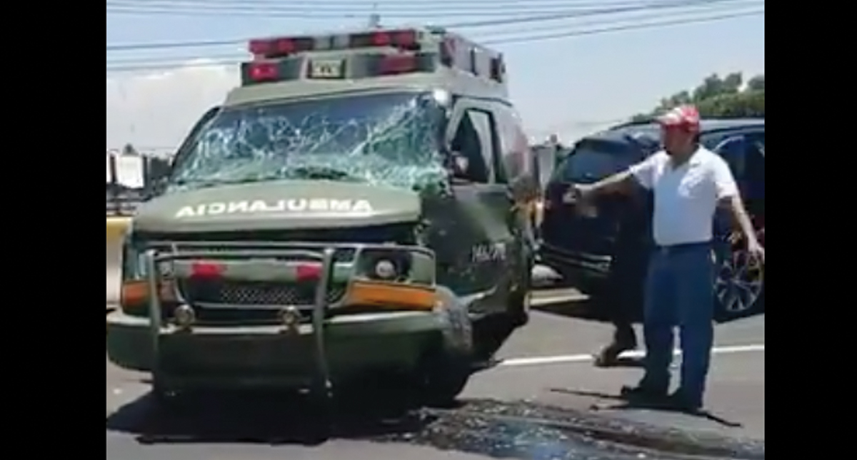 #Video Ambulancia de Sedena sufre choque en la México-Pachuca