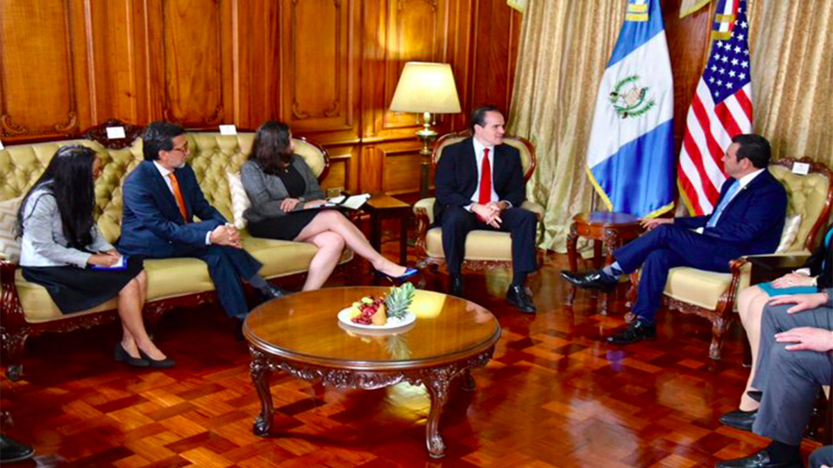 EE.UU. confía que acuerdo con Guatemala frene la migración irregular