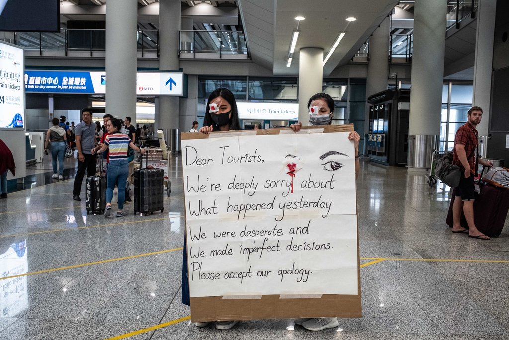 Reinician operaciones en el Aeropuerto de Hong Kong tras manifestaciones - aeropuerto-hong-kong-operaciones-manifestaciones