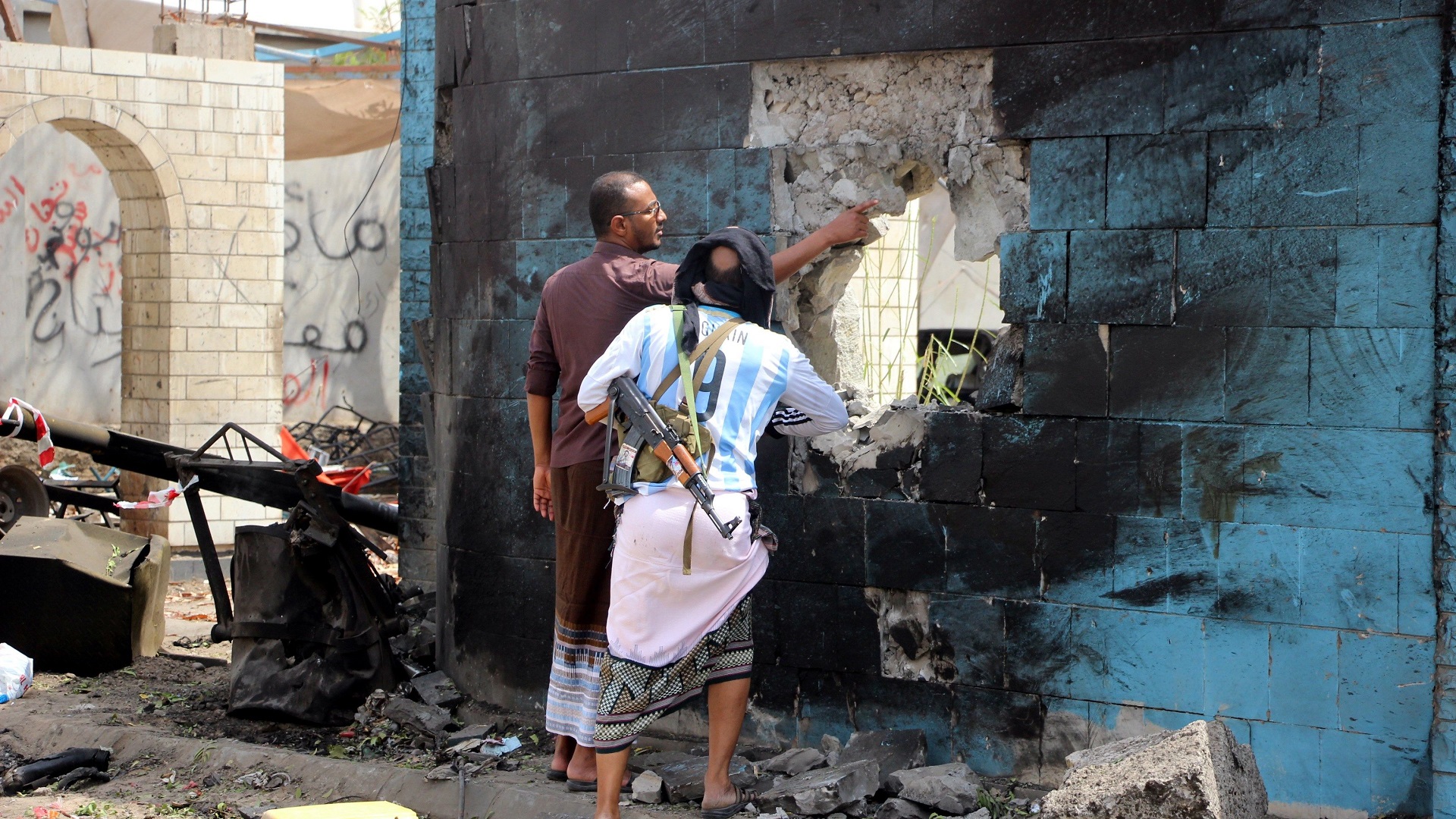 Aumenta a 49 cifra de muertos por ataques en Yemen - afectaciones-de-atentado-suicida-en-aden