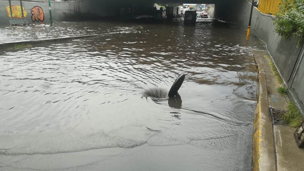 Lluvia provoca afectaciones en la Ciudad de México