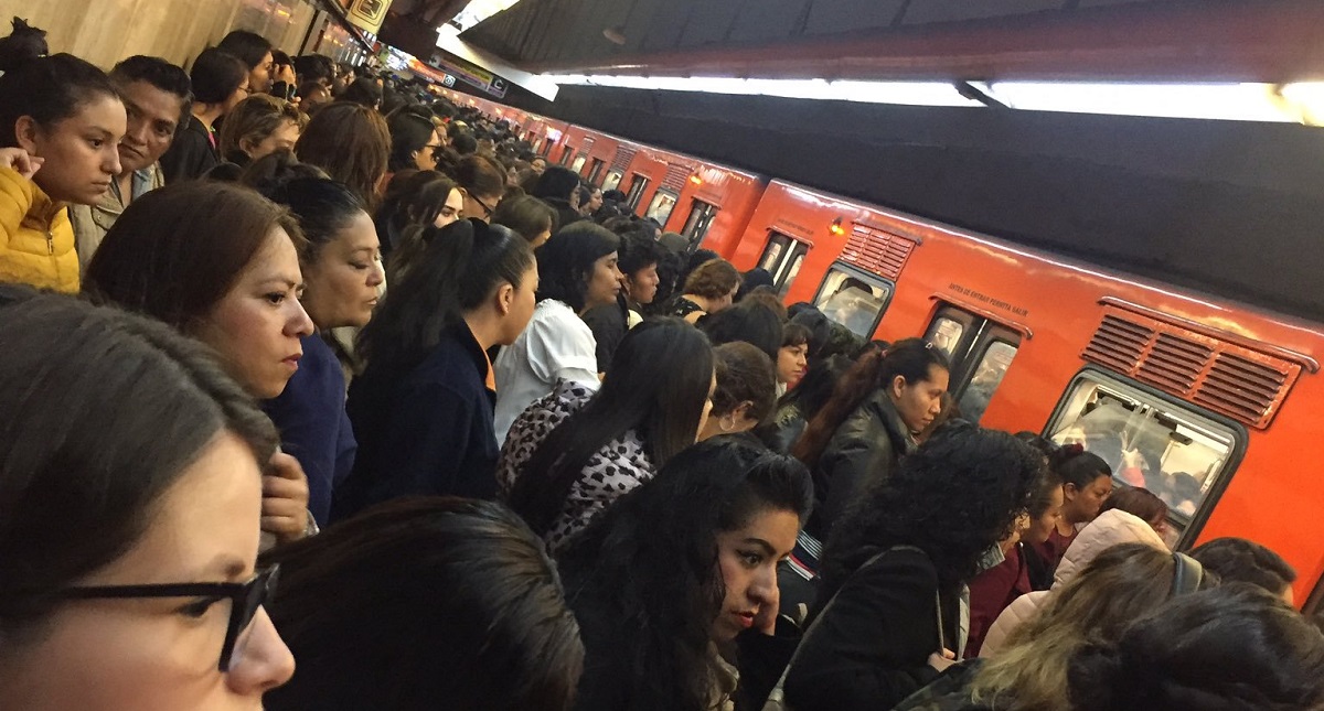 Falla en tren colapsa Línea 7 del Metro