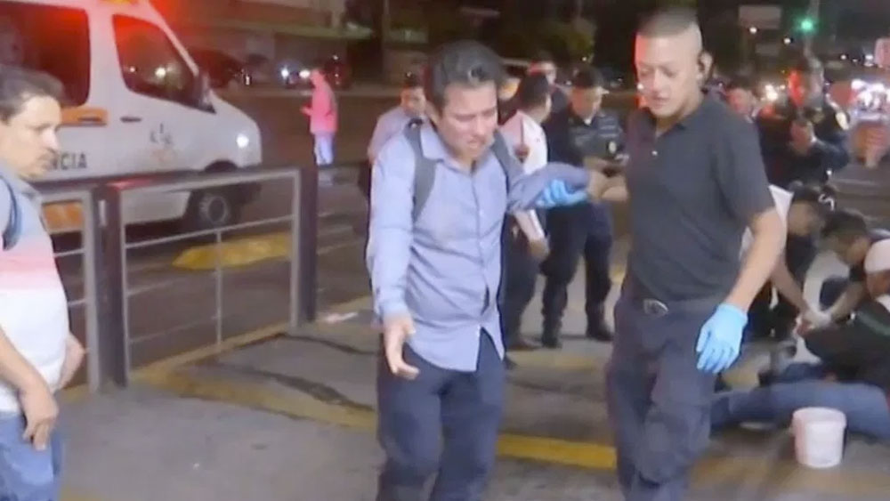 Riña tras marcha feminista deja varios lesionados en Metro Cuauhtémoc