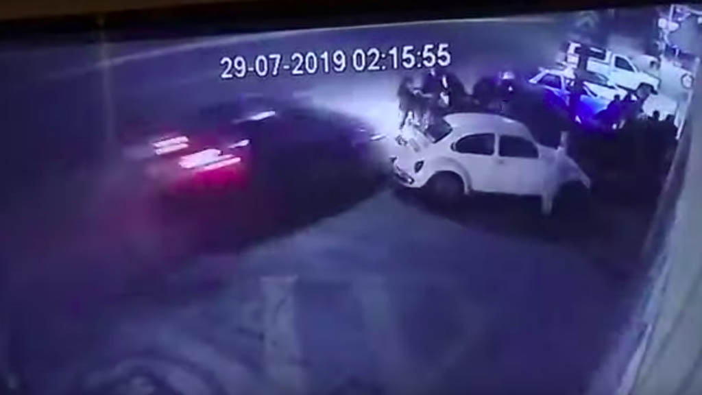 #Video Conductor embiste a familia en Aguascalientes