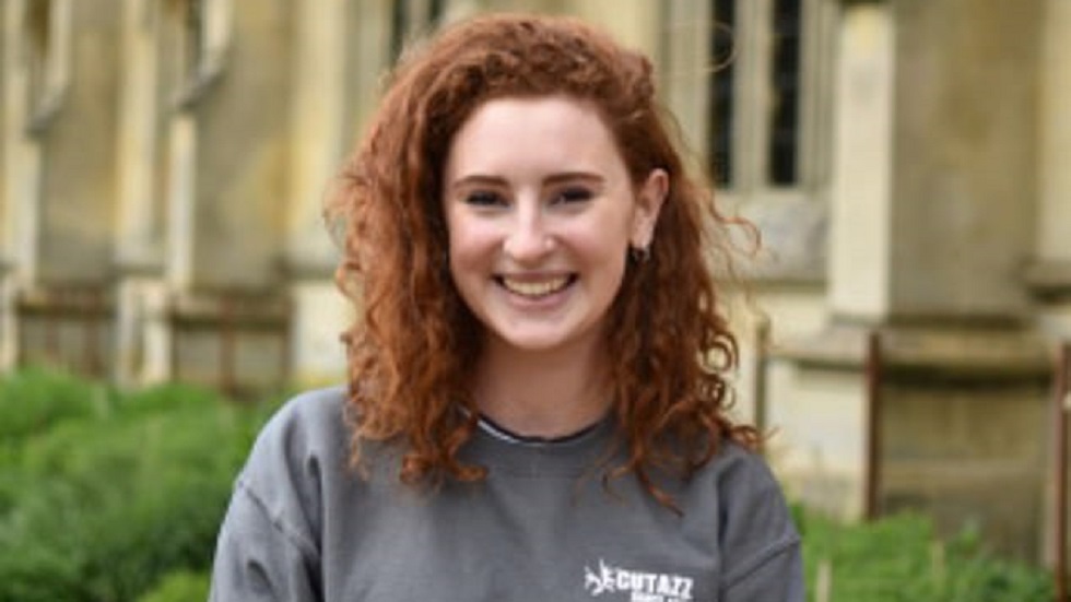 Joven de 19 años se lanza al vacío desde avión pequeño