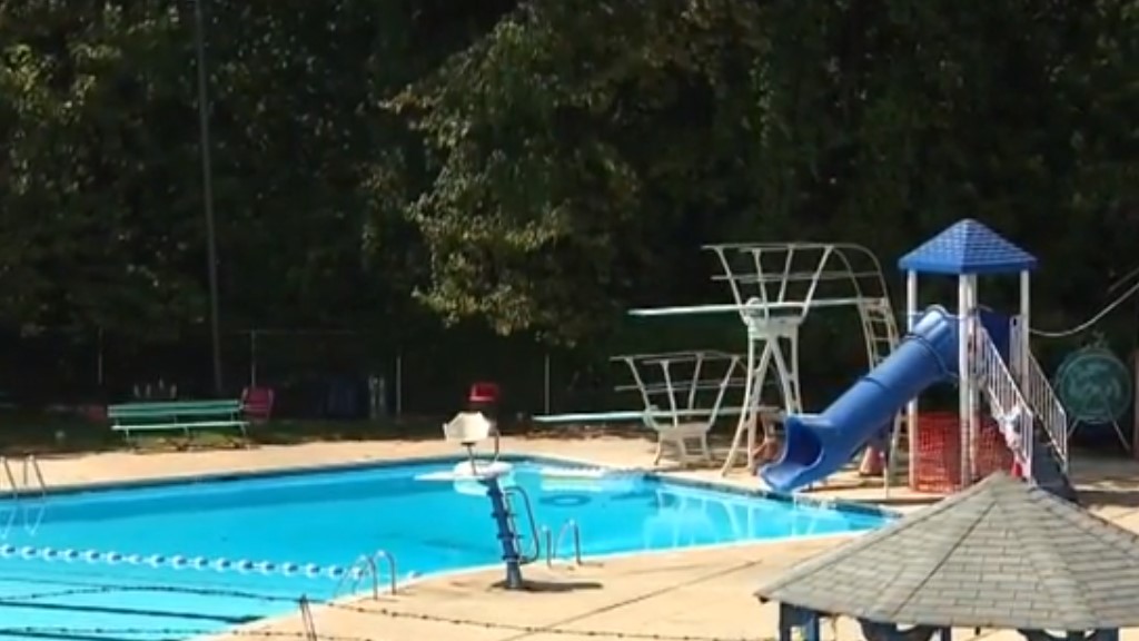 Adolescente se ahoga en alberca tras ingresar de manera ilegal a club