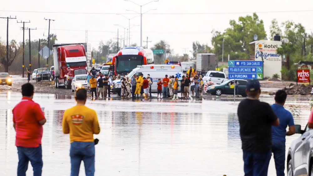 Abren albergues en Baja California Sur tras lluvias