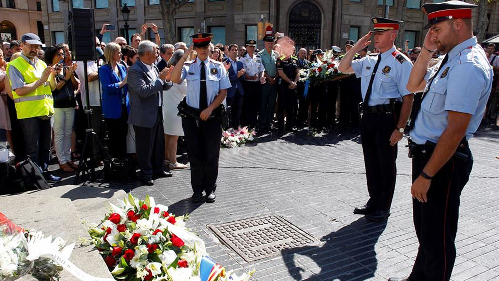 Recuerdan a víctimas de atentados en Barcelona