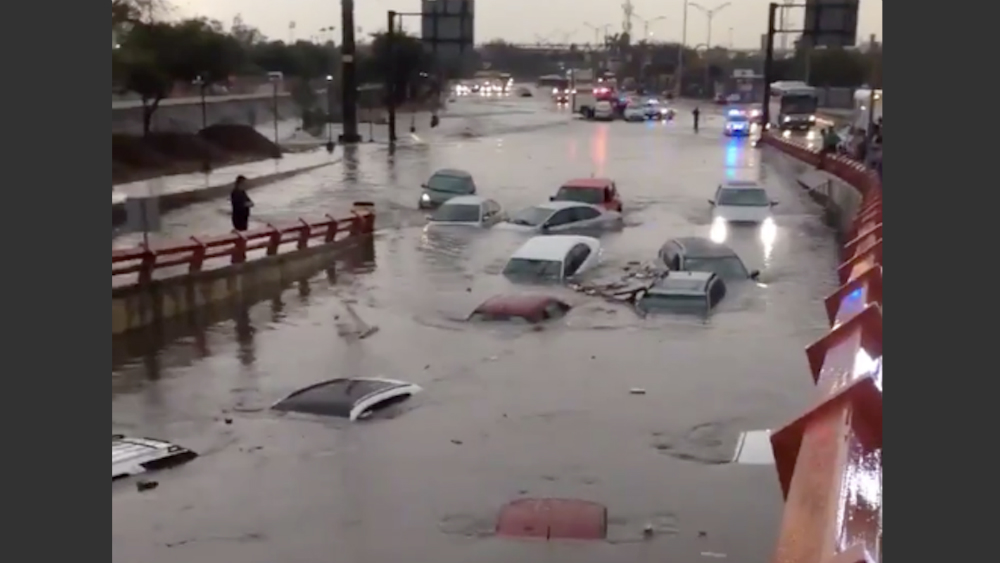 Fuerte lluvia en Monterrey deja 2 muertos