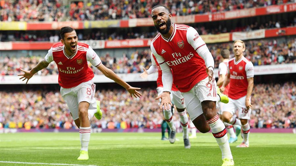 Arsenal vence al Burnley y se coloca a la cabeza de la Premier