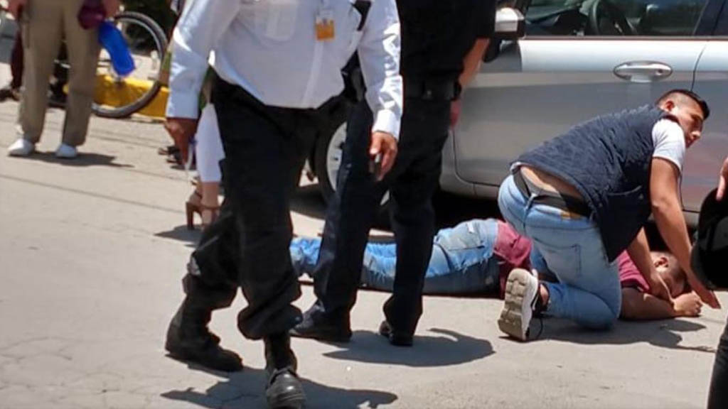 Asesinan a estudiante afuera de escuela en Cuautitlán Izcalli