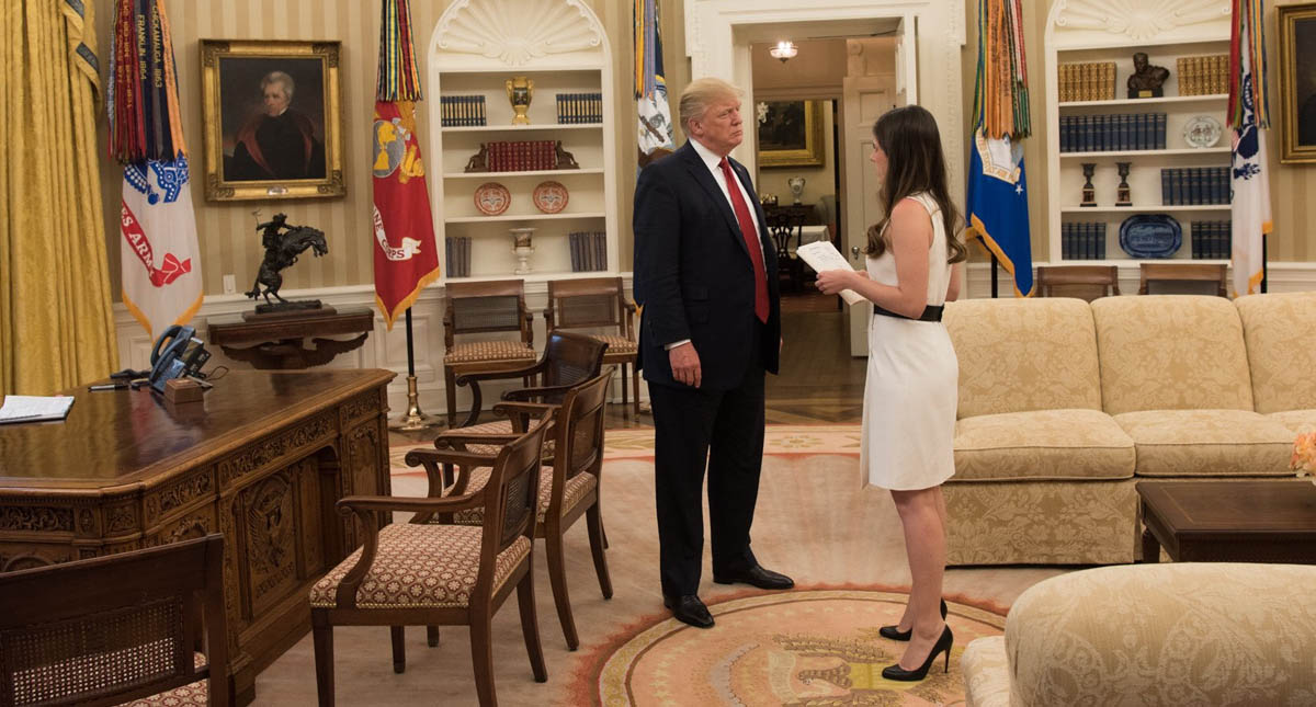 Renuncia asistente personal de Trump tras presuntas filtraciones: NYT