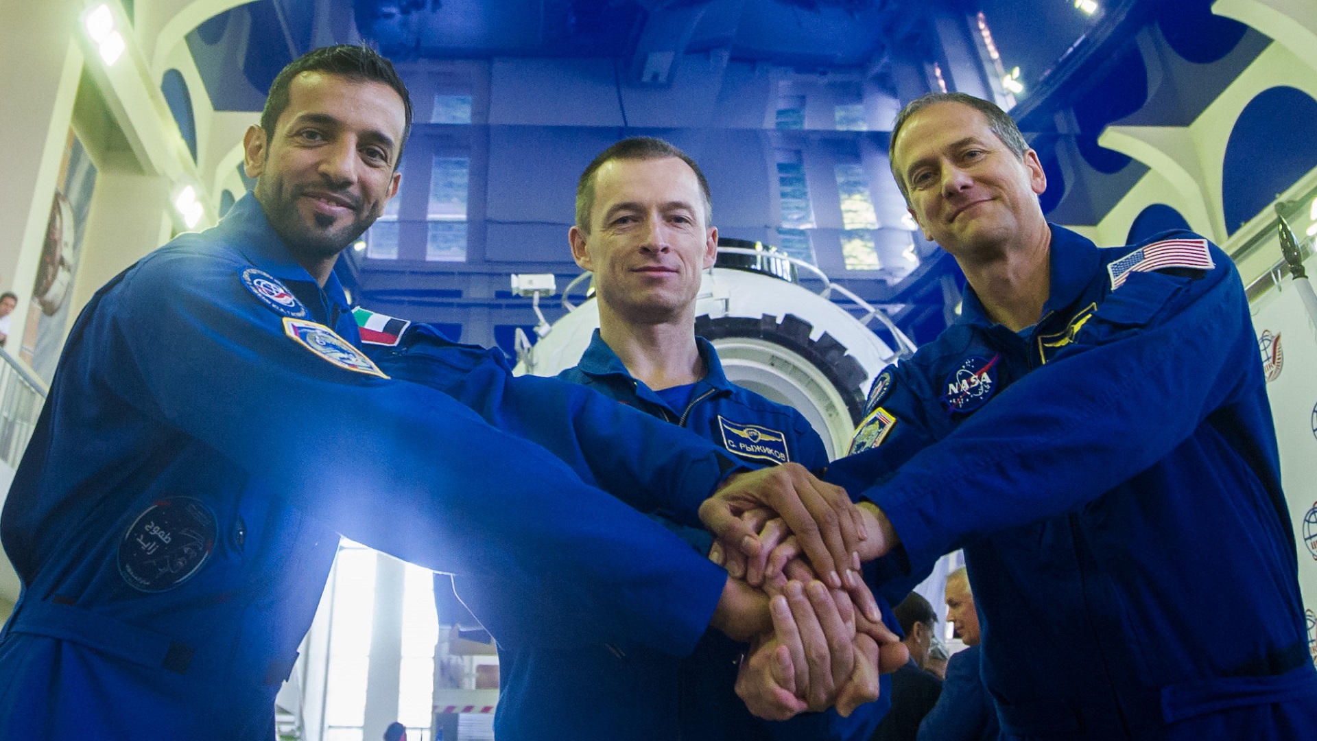 Tripulantes de la Soyuz MS-15 completan exámenes rumbo a la EEI - astronautas-y-cosmonautas-tras-presentar-su-segunda-ronda-de-examenes