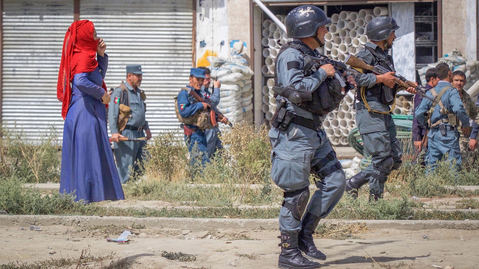Atentado con coche bomba deja 14 muertos en Kabul - autoridades-afganas