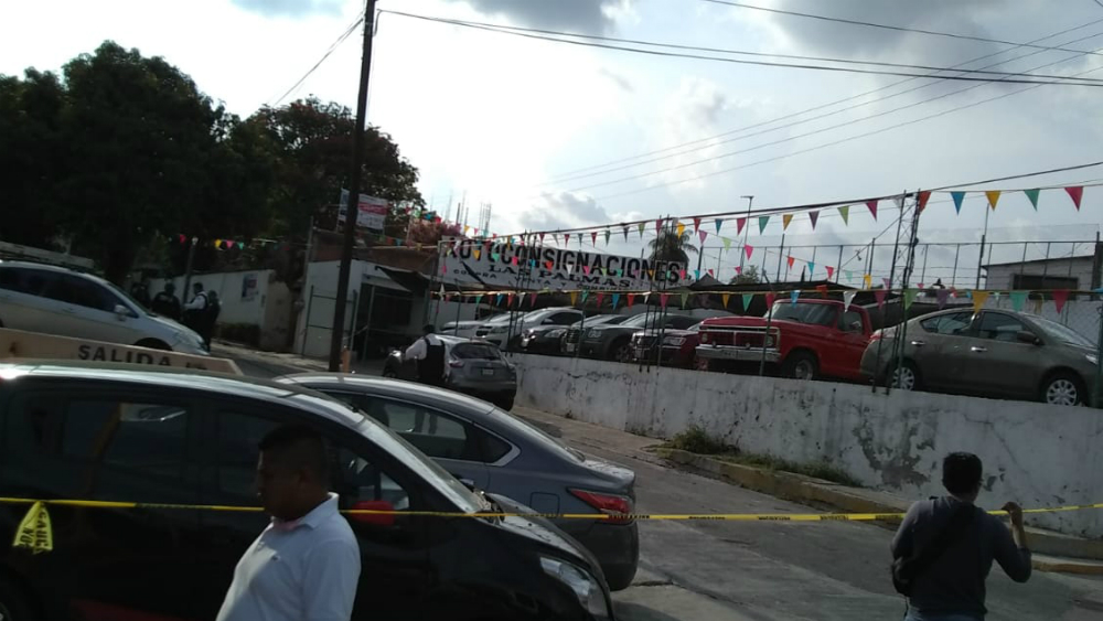 Mueren tres hombres por ataque armado en lote de autos de Cuernavaca
