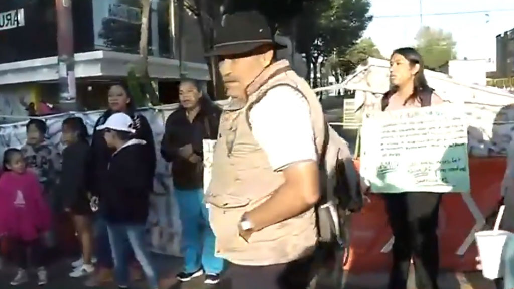 Padres de familia bloquean Av. Azcapotzalco-La Villa