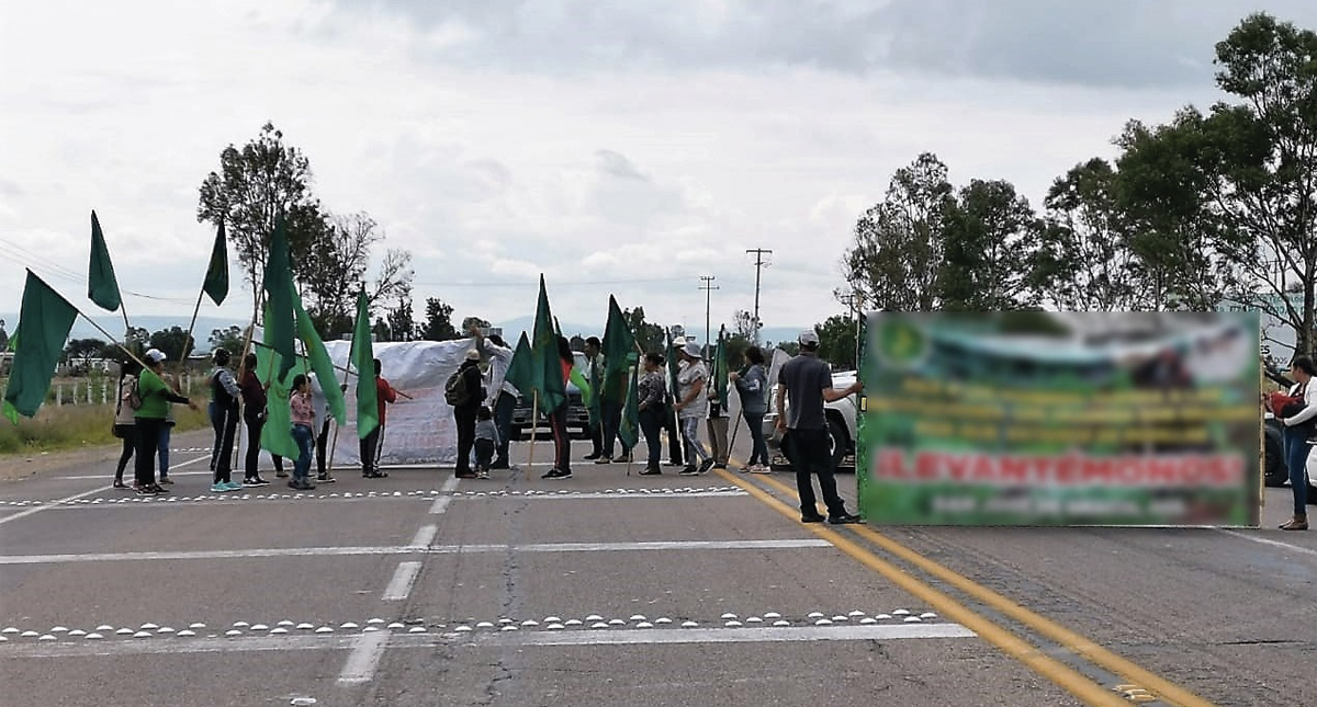 #Video Campesinos realizan bloqueos en diversos estados del país