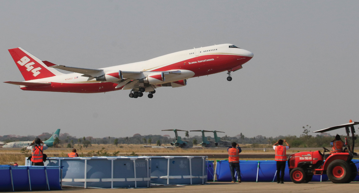 Boeing 747 Supertanker inicia combate de incendios en Bolivia - boeing-747-supertanker