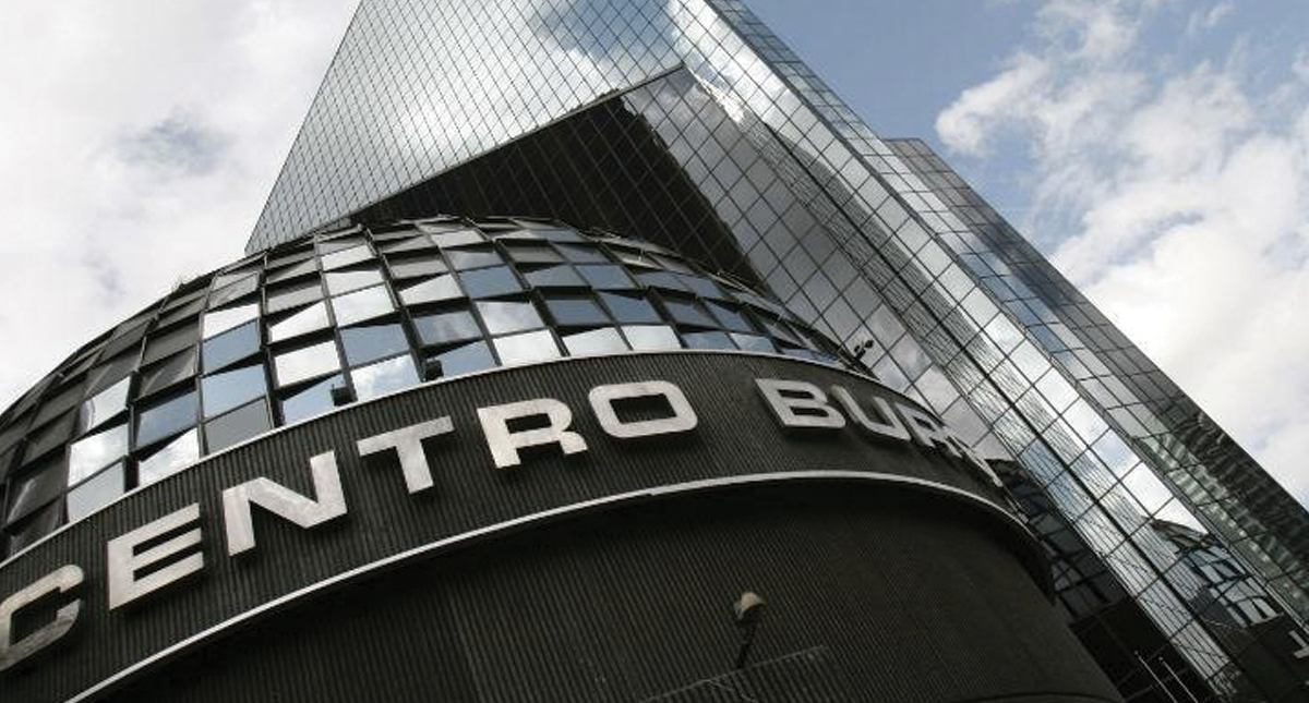 Dólar cierra debajo de los 20 pesos; la BMV alcanzó su mejor nivel desde finales de febrero