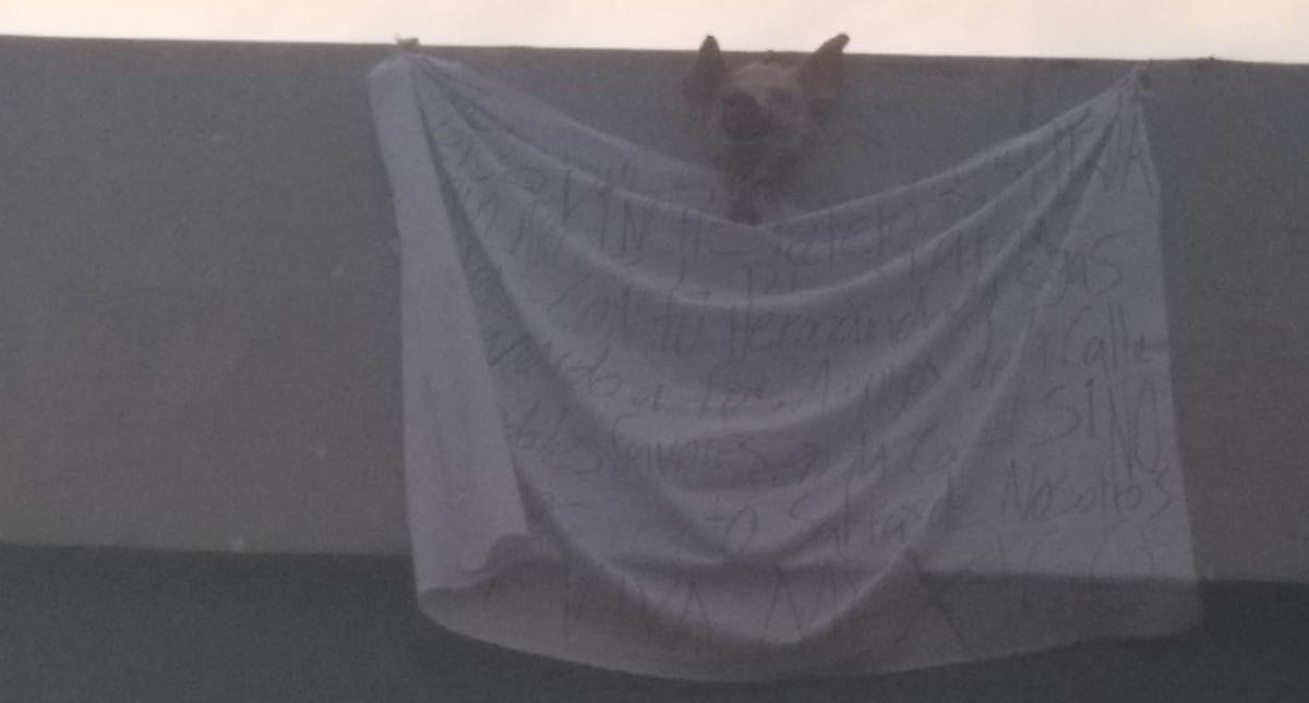 Amenazan a director de reclusorios de CDMX con manta en Ermita Iztapalapa