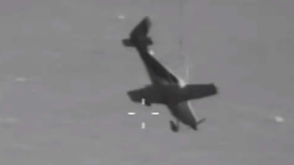 Piloto documenta en video su rescate en zona boscosa de Quebec - caida-de-avion-pequeno