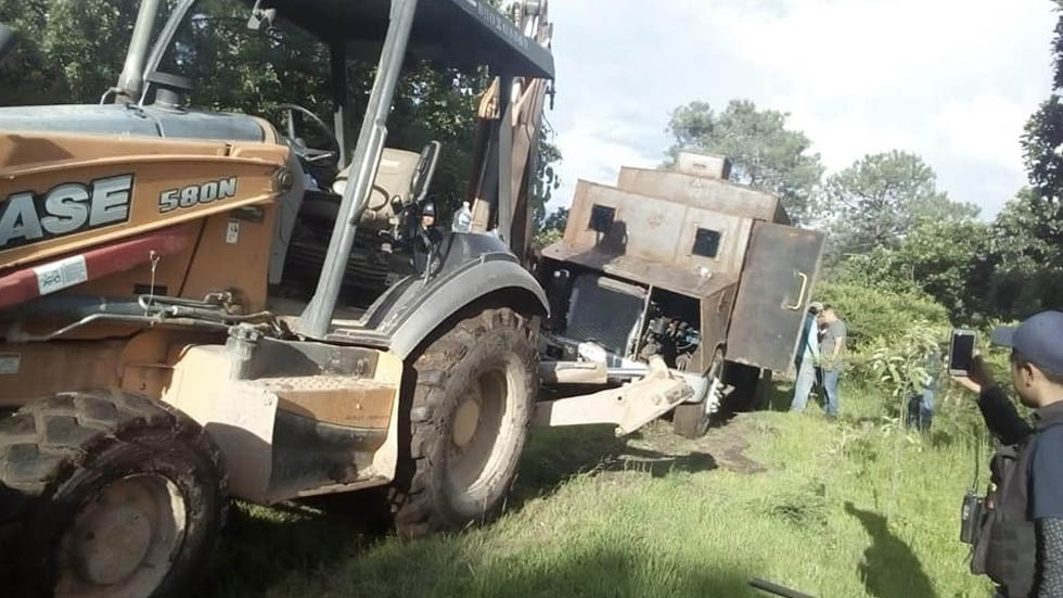 #Video Presunto vehículo blindado de 'El Carrete' en Guerrero - camion-blindado-el-carrete-guerrero-3