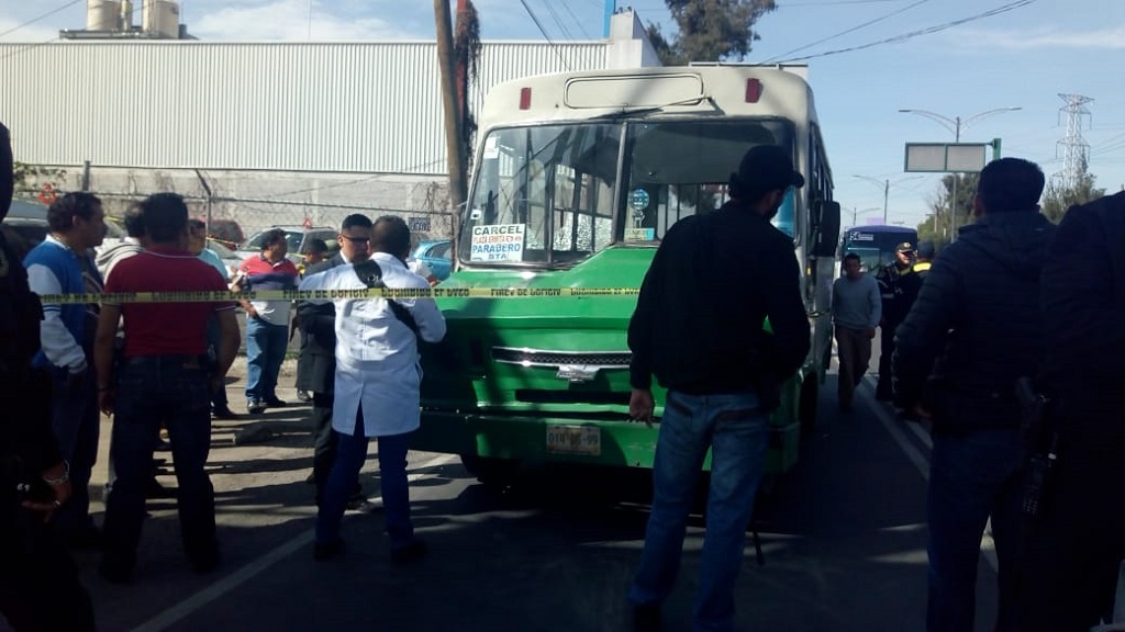 Asesinan a custodio en Periférico; presumen ataque directo - camion-del-transporte-publico-donde-atacaron-a-custodios