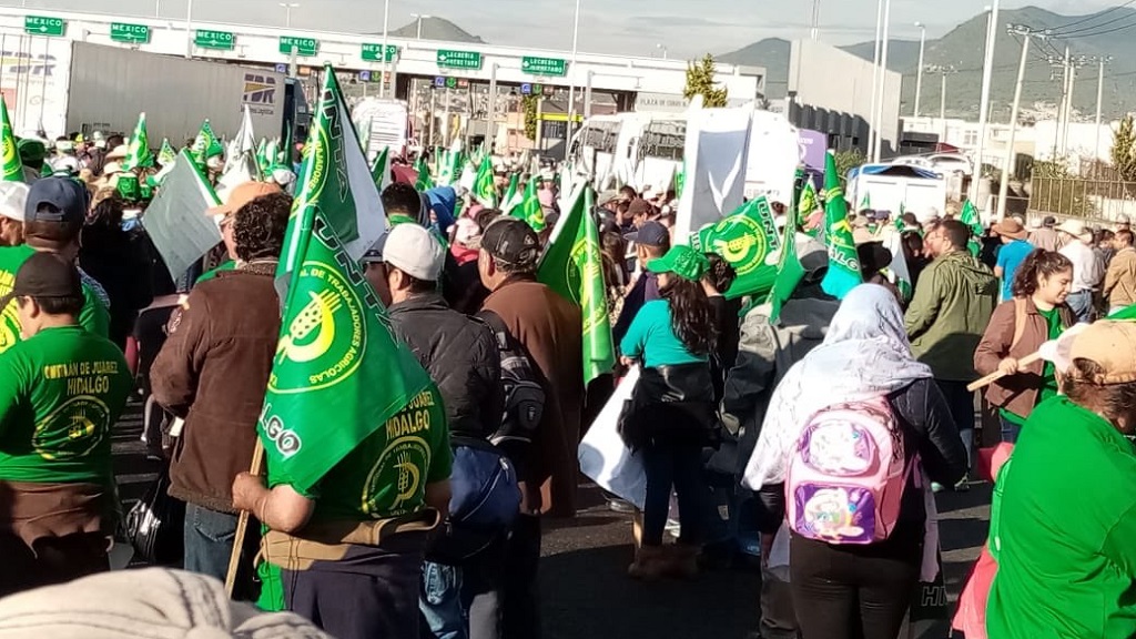 Campesinos realizan marchas y bloqueos en CDMX y Edomex