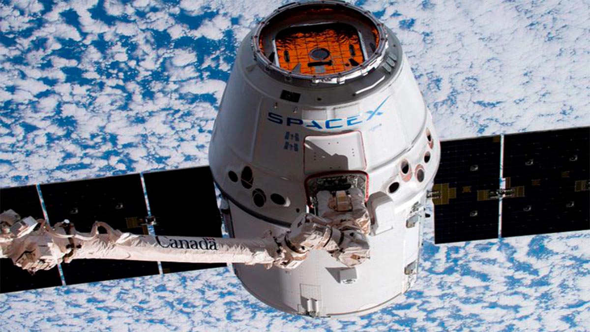 Cápsula Dragon de Space X regresa a la Tierra desde la EEI