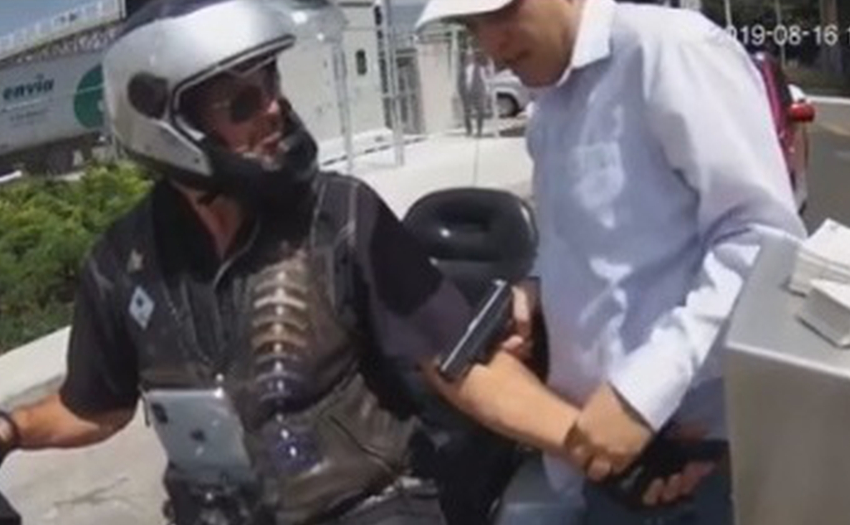 Asaltan a motociclista en la entrada del Costco de Puebla