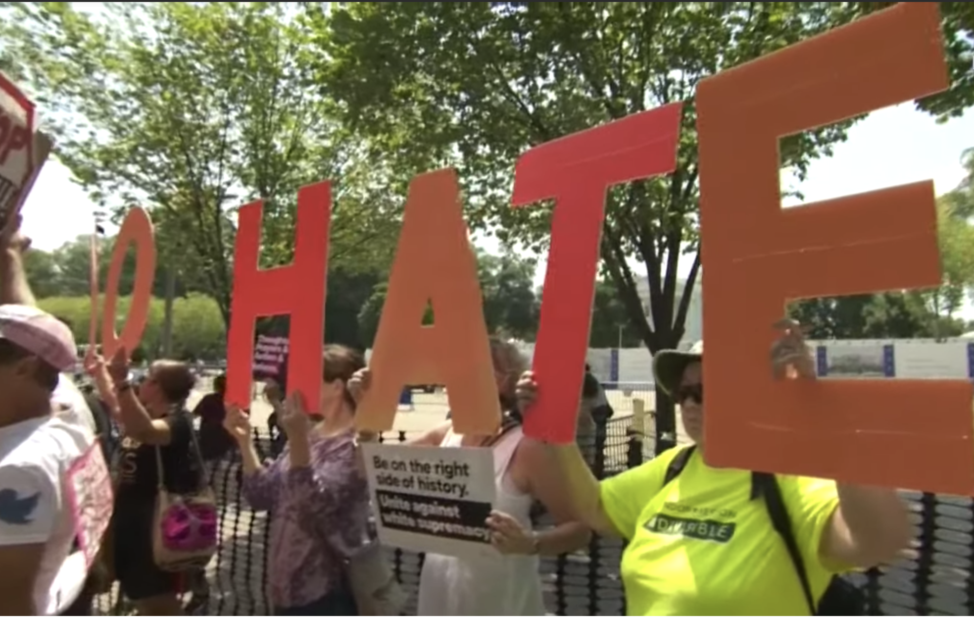 Piden detener el odio a pasos de la Casa Blanca Piden detener el odio a pasos de la Casa Blanca