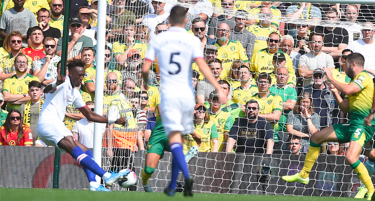 Abraham da primera victoria al Chelsea contra el Norwich City