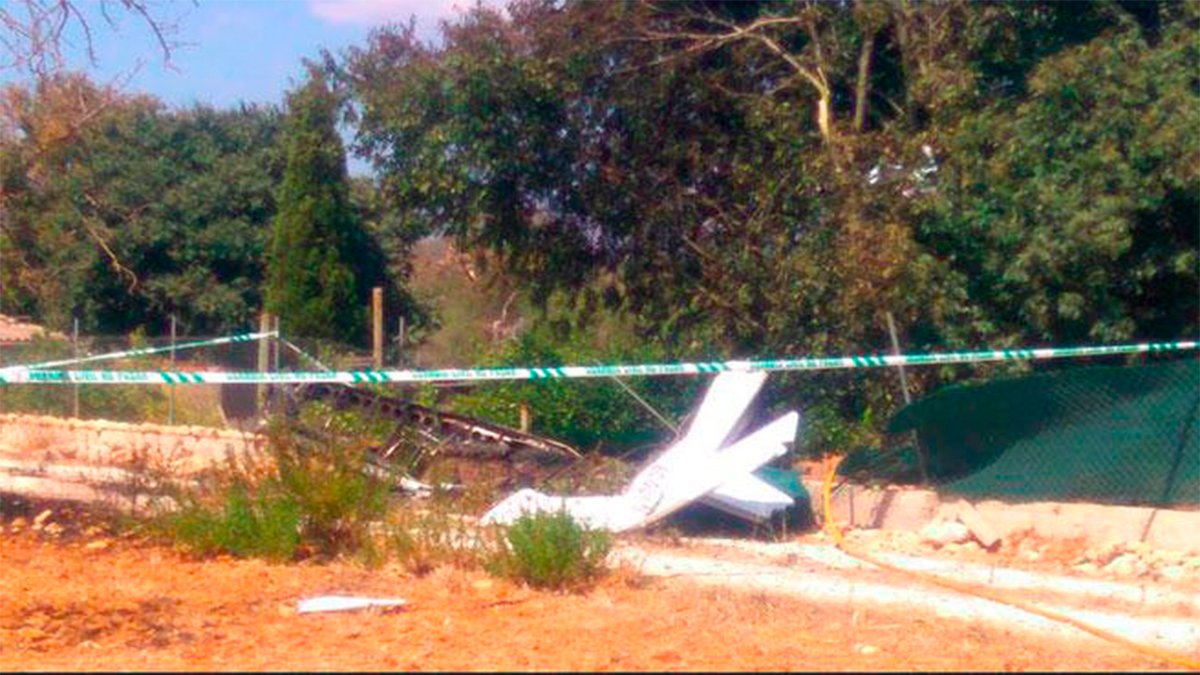 Choque entre helicóptero y avioneta en España deja siete muertos