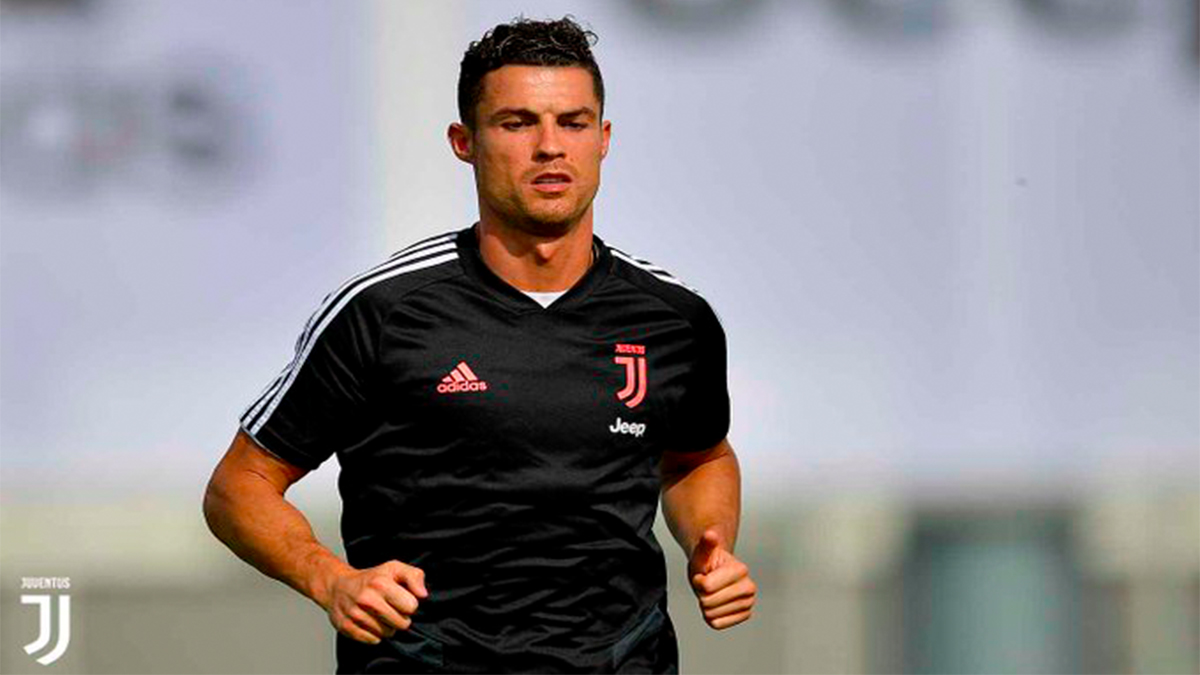 Cristiano Ronaldo con molestias musculares a días iniciar la Serie A