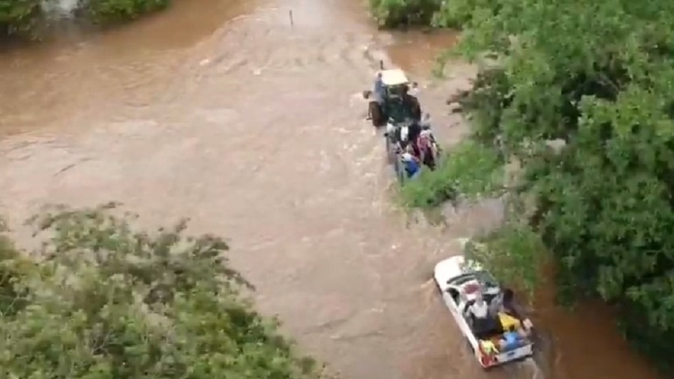 Dos hombres mueren tras ser arrastrados por arroyo de Nayarit