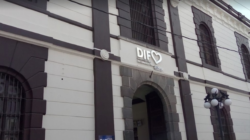 López Obrador pide a Barbosa pruebas sobre venta de niños en Puebla