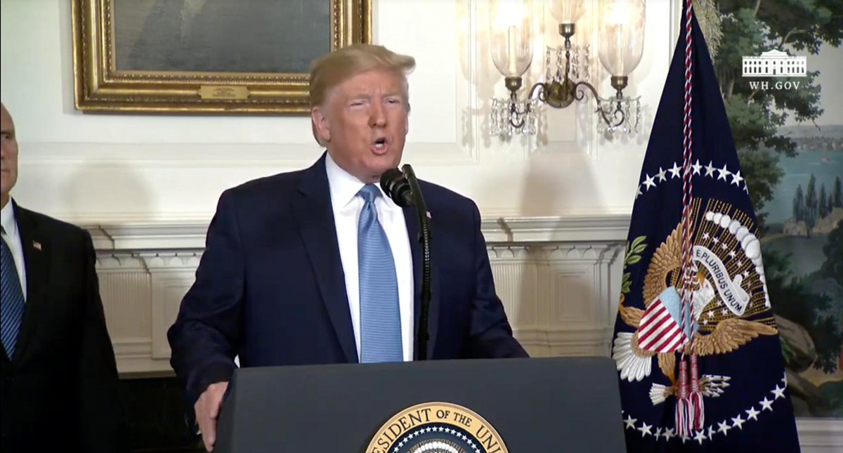 Trump ofrece condolencias a AMLO; pide pena de muerte para autores de tiroteos