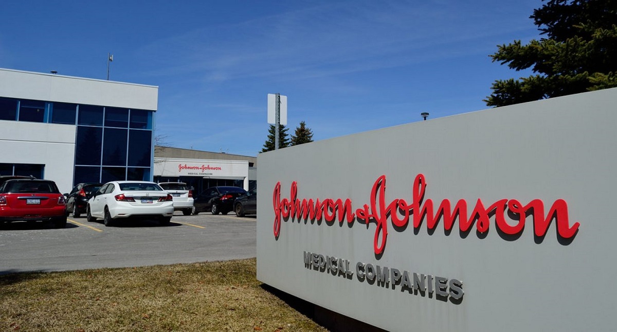 Multan con 572 mdd a Johnson & Johnson en EE.UU.