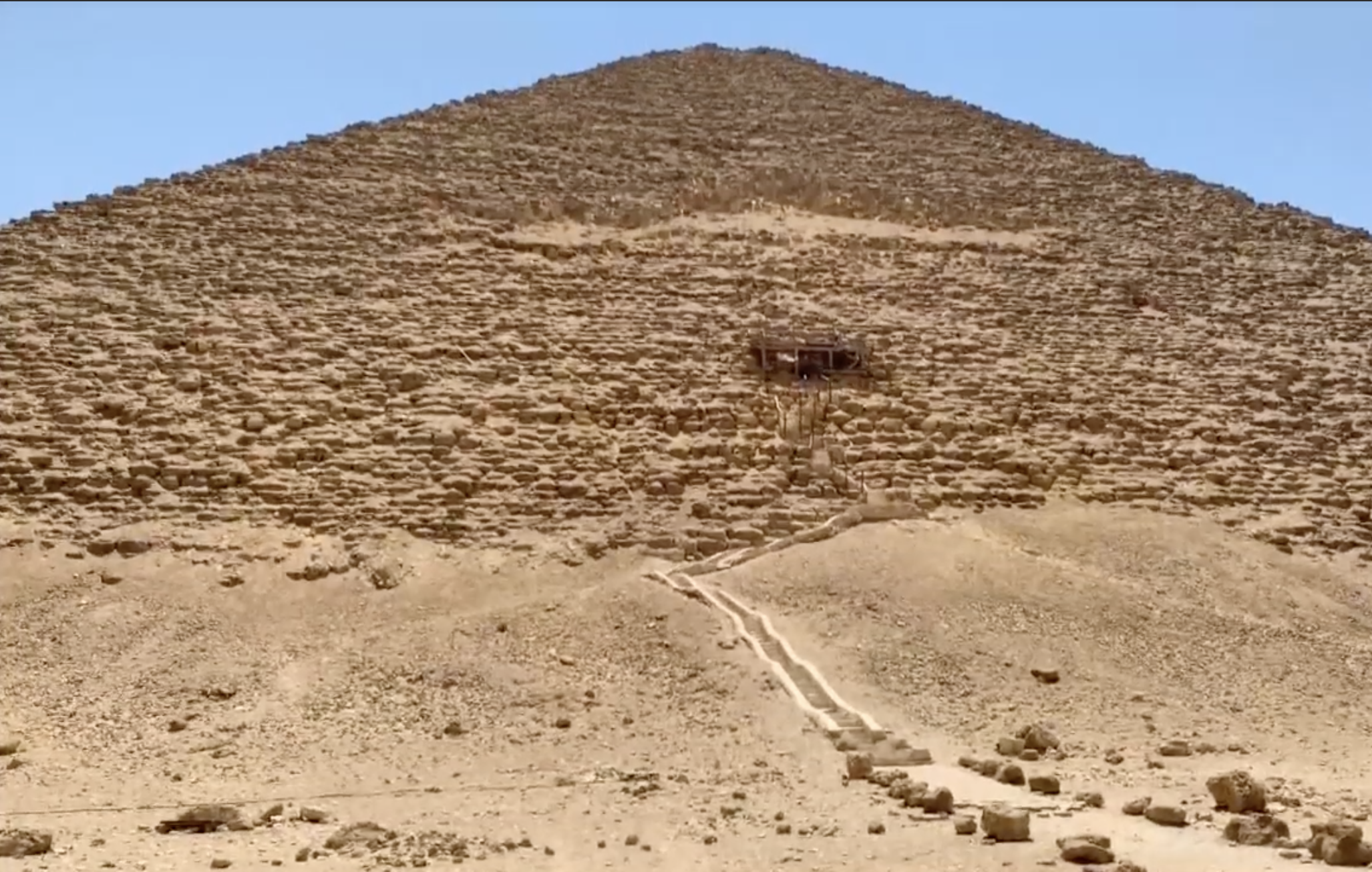 Las pirámides más viejas y desconocidas de Egipto se esconden al sur de Giza