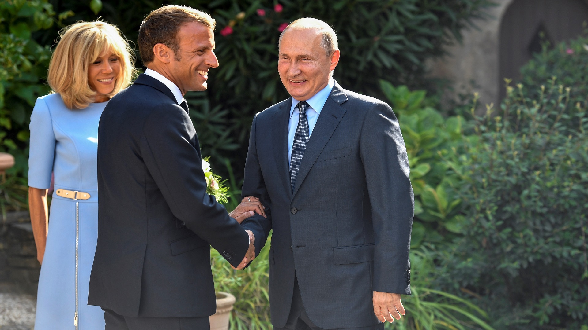 Emmanuel Macron se reúne con Vladimir Putin