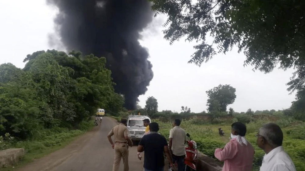 Explosión en fábrica deja al menos siete muertos en India